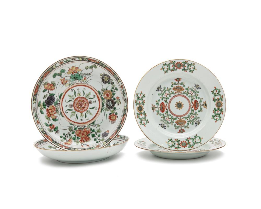 PAIR OF CHINESE EXPORT PORCELAIN