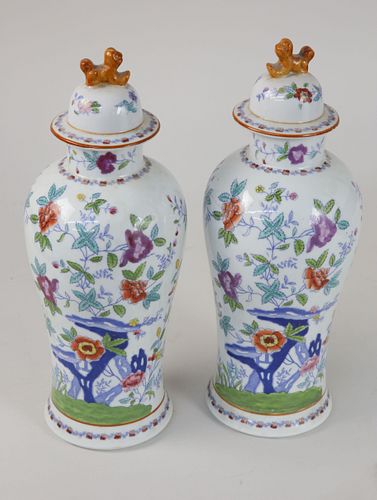 PAIR OF CHINESE EXPORT PORCELAIN