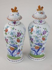 PAIR OF CHINESE EXPORT PORCELA