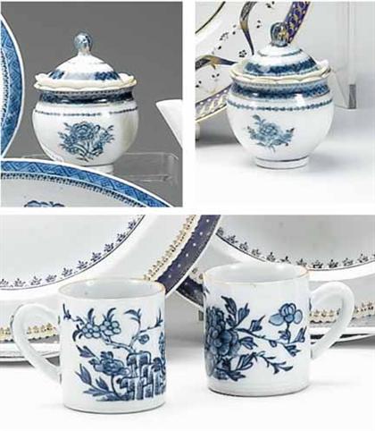 Pair of Chinese export porcelain