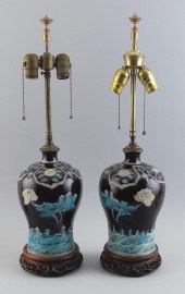 PAIR OF CHINESE FAHUA PORCELAI