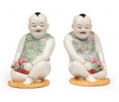 PAIR OF CHINESE FAMILLE ROSE P