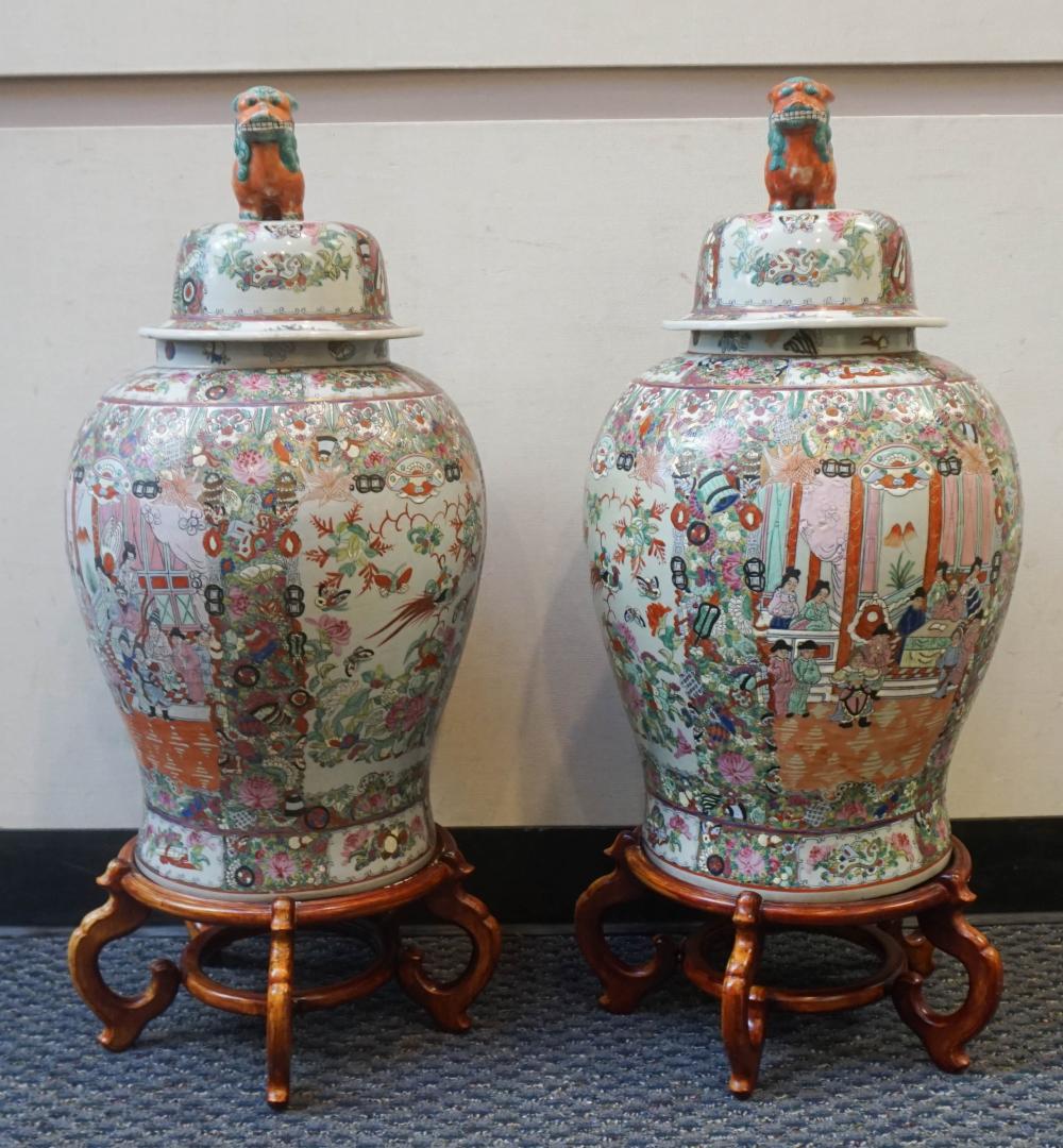 PAIR OF CHINESE FAMILLE ROSE