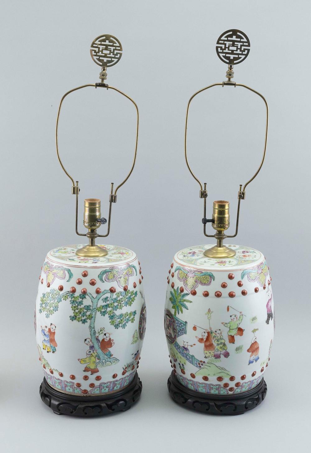PAIR OF CHINESE FAMILLE ROSE