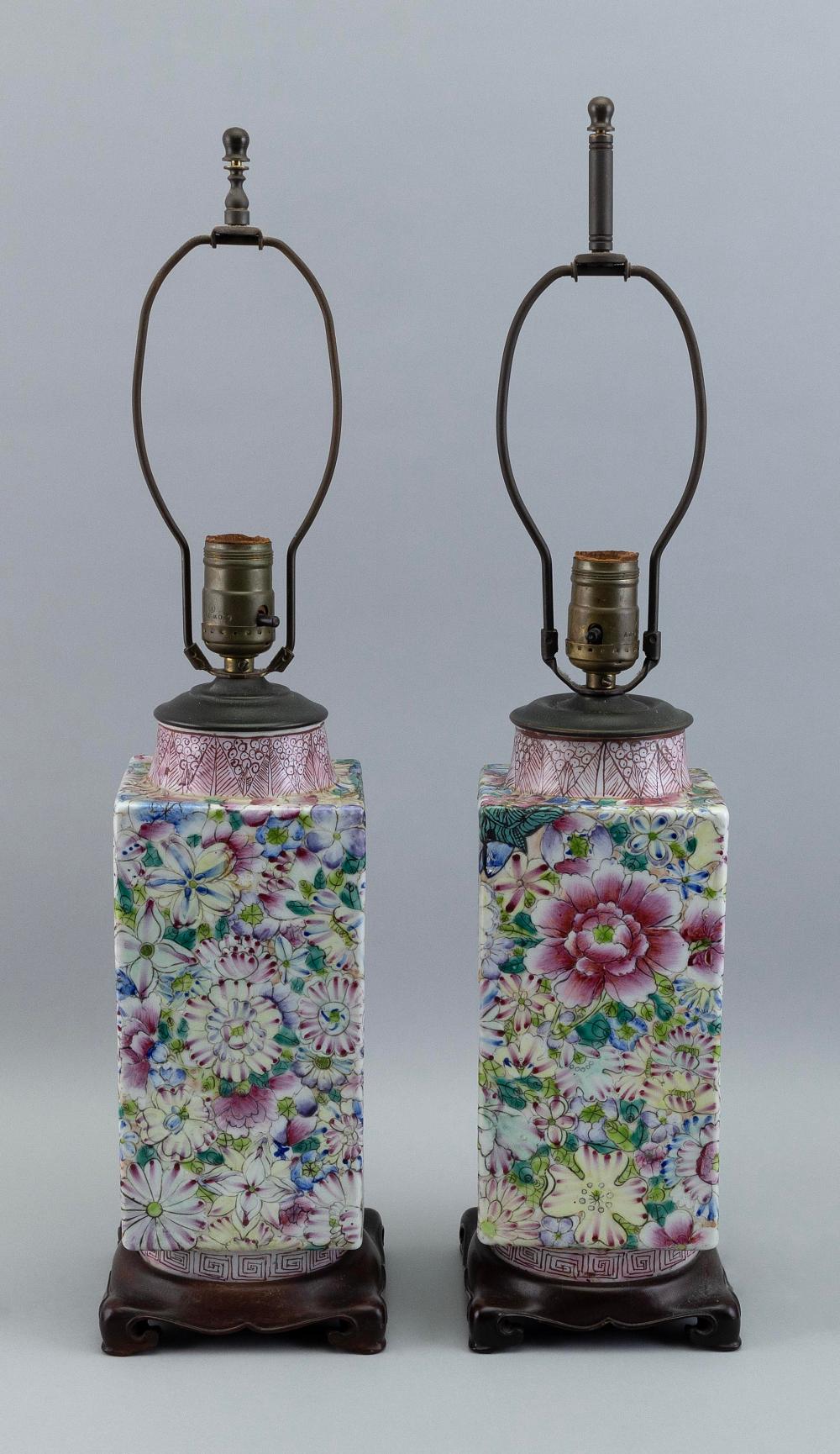 PAIR OF CHINESE FAMILLE ROSE