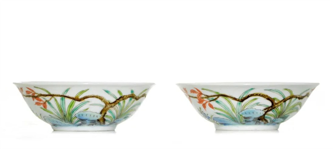 PAIR OF CHINESE FAMILLE ROSE BOWLS,