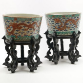 PAIR OF CHINESE FAMILLE ROSE P