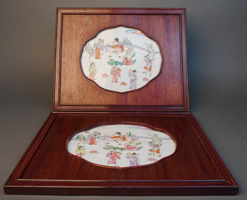 PAIR OF CHINESE 'FAMILLE ROSE'