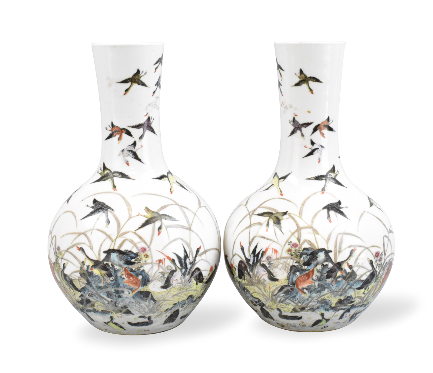 PAIR OF CHINESE FAMILLE ROSE