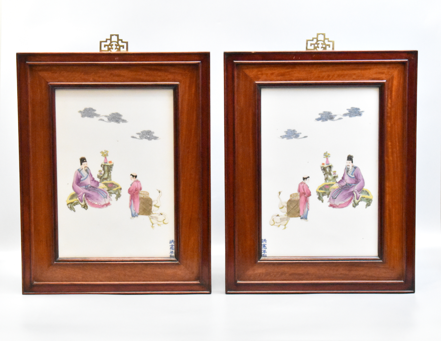 PAIR OF CHINESE FAMILLE ROSE