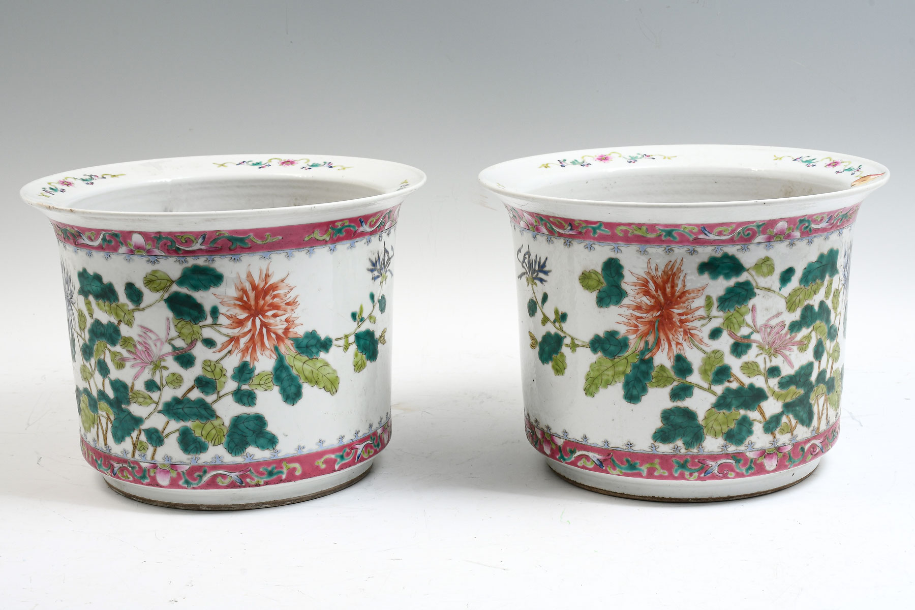 PAIR OF CHINESE FAMILLE ROSE