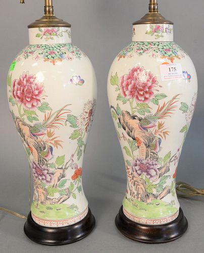 PAIR OF CHINESE FAMILLE ROSE