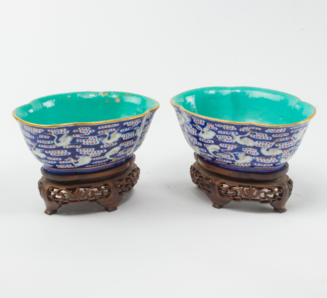 PAIR OF CHINESE FAMILLE ROSE BLUE