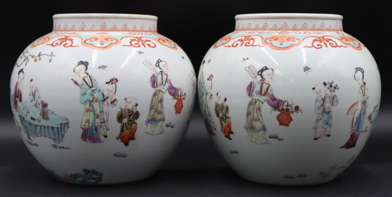 PAIR OF CHINESE FAMILLE ROSE ENAMEL