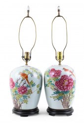 PAIR OF CHINESE FAMILLE ROSE-D