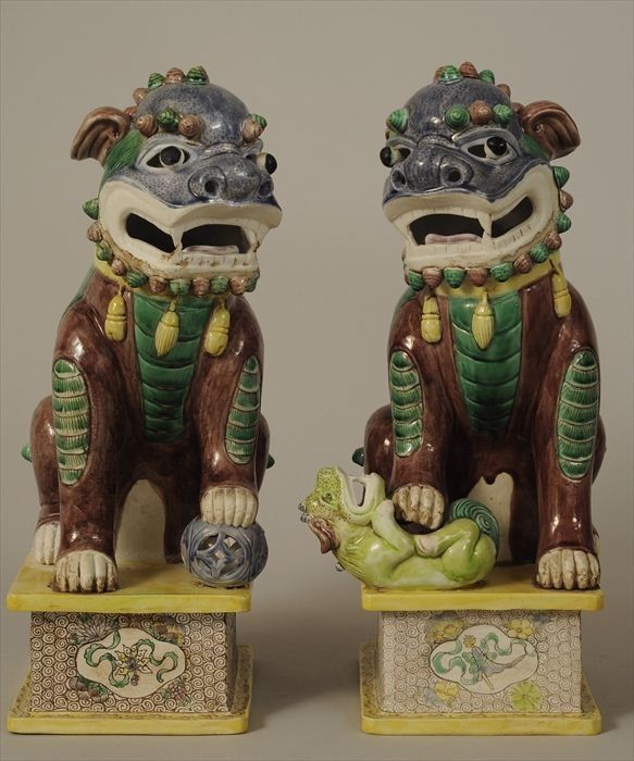 PAIR OF CHINESE FAMILLE VERTE
