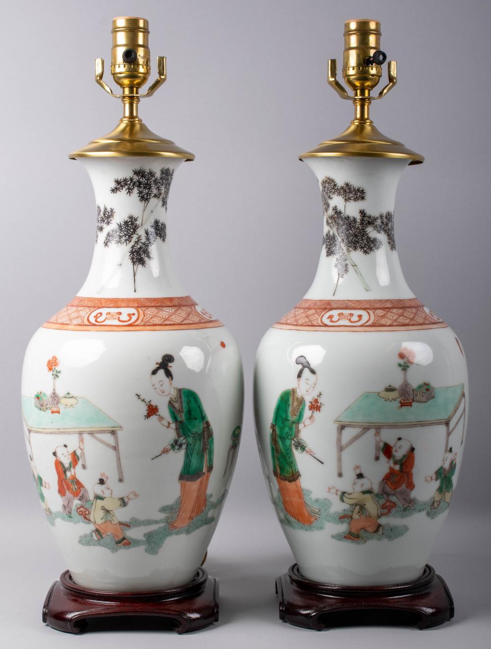 PAIR OF CHINESE FAMILLE VERTE