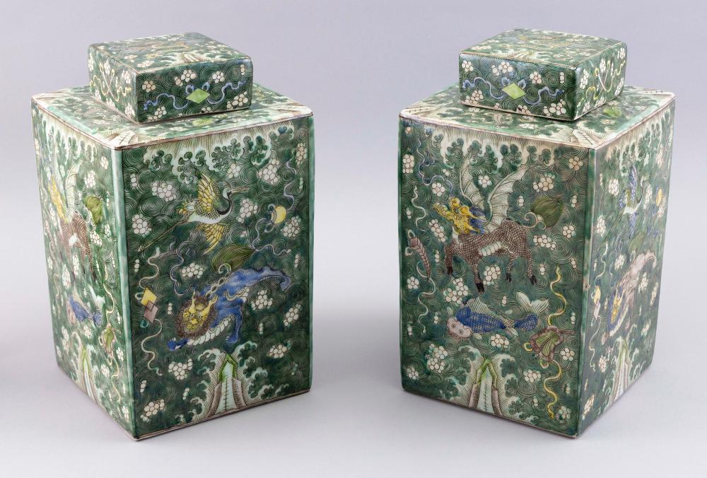 PAIR OF CHINESE FAMILLE VERTE