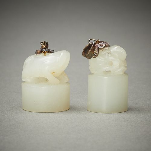 PAIR OF CHINESE PALE OR WHITE