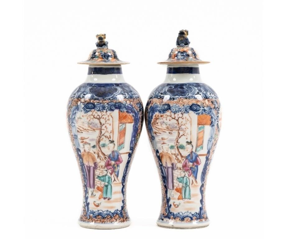 Pair of Chinese porcelain