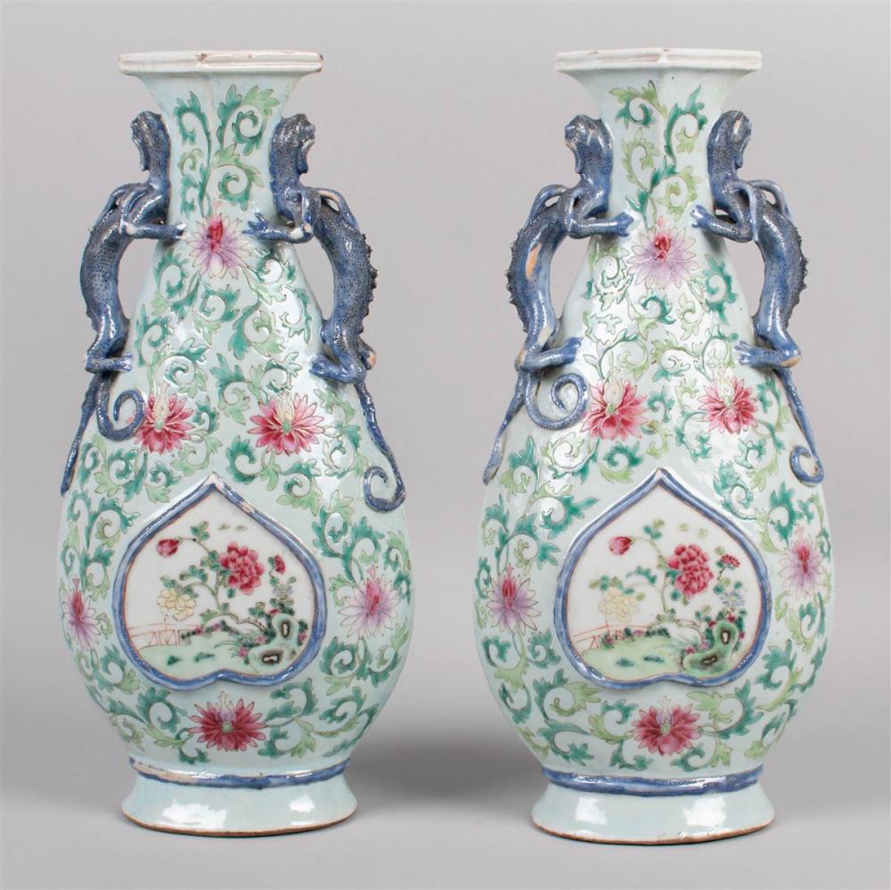 PAIR OF CHINESE PORCELAIN FAMILLE