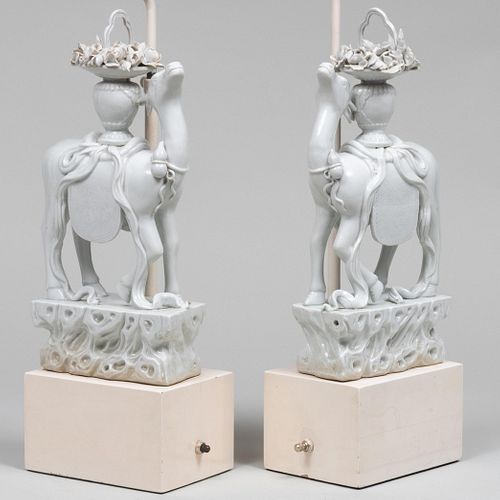 PAIR OF CHINESE PORCELAIN FIGURES