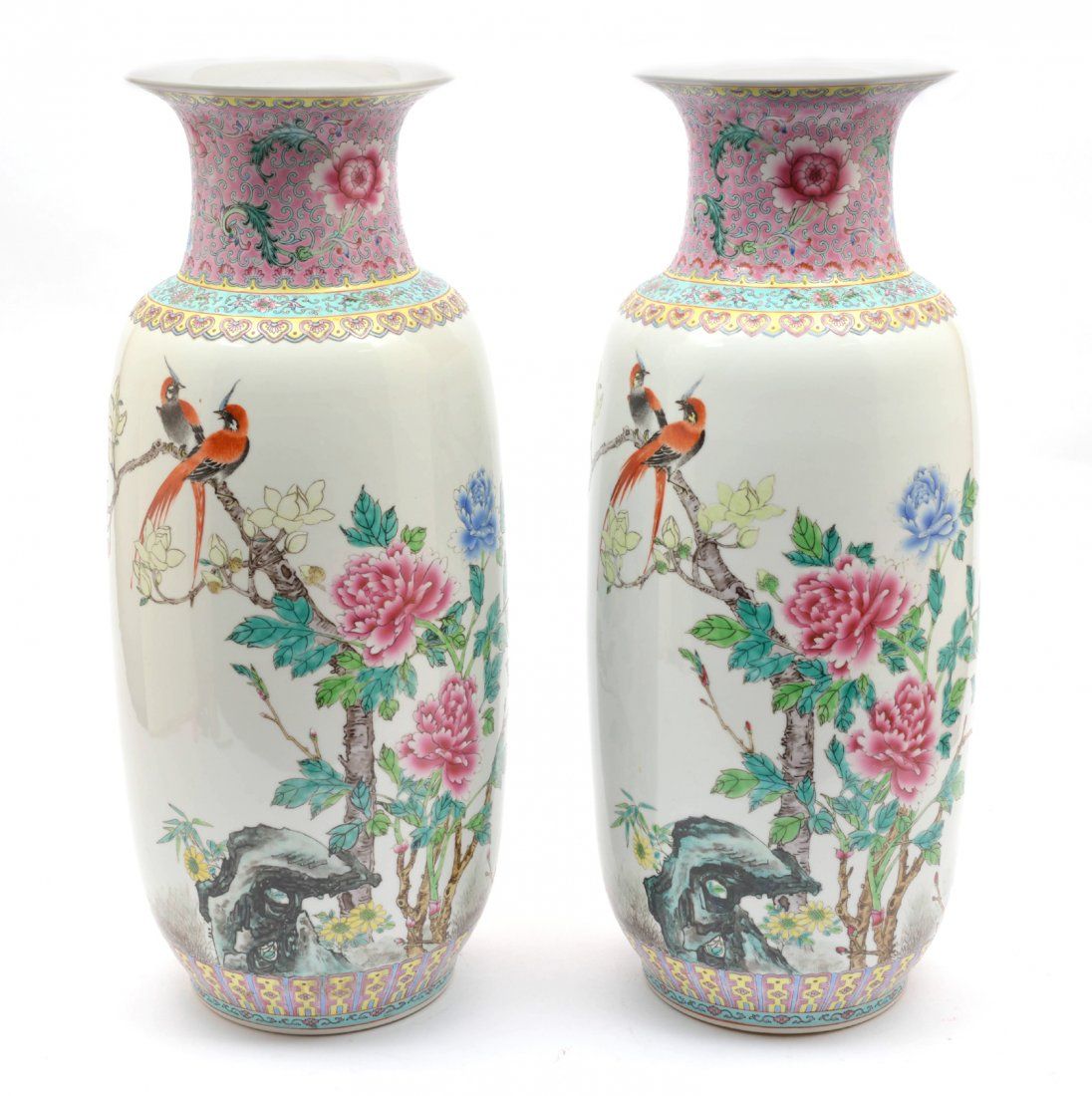 PAIR OF CHINESE PORCELAIN FLOOR
