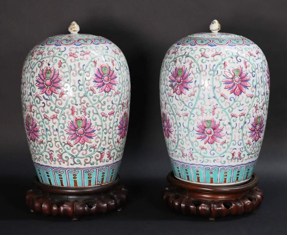 PAIR OF CHINESE PORCELAIN GINGER