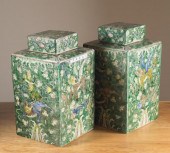 PAIR OF CHINESE PORCELAIN LIDD