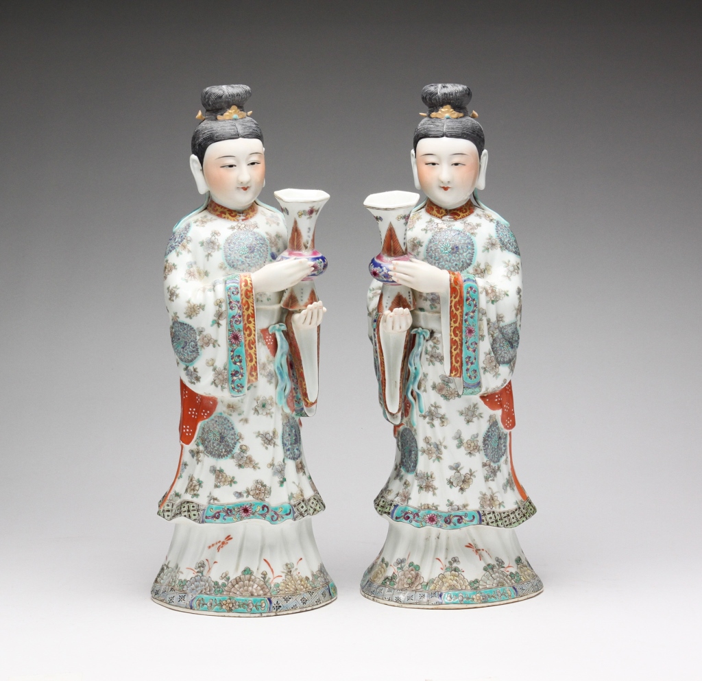 PAIR OF CHINESE PORCELAIN