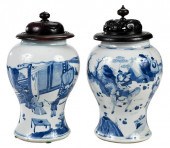 PAIR OF CHINESE PORCELAIN TEMP
