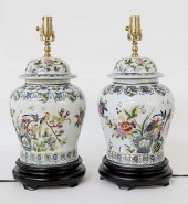 PAIR OF CHINESE PORCELAIN TEMP