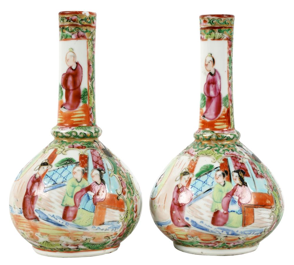PAIR OF CHINESE PORCELAIN VASESPair