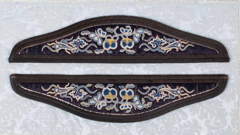 PAIR OF CHINESE SILK EMBROIDERED