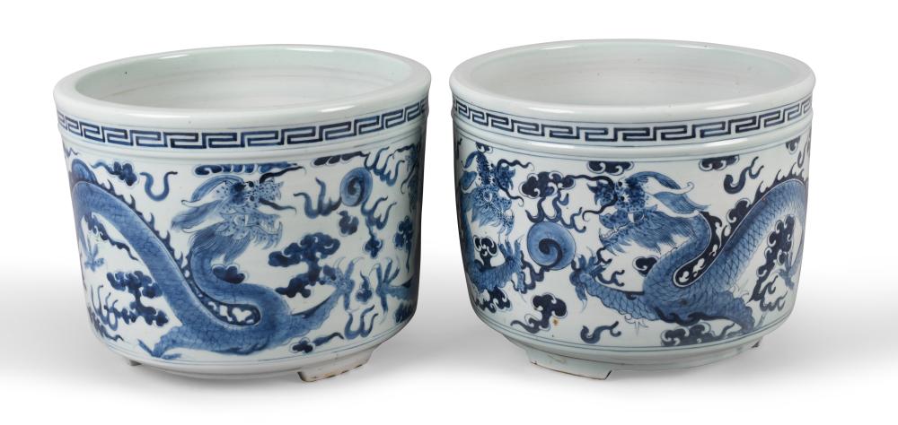 PAIR OF CHINESE UNDERGLAZE BLUE AND