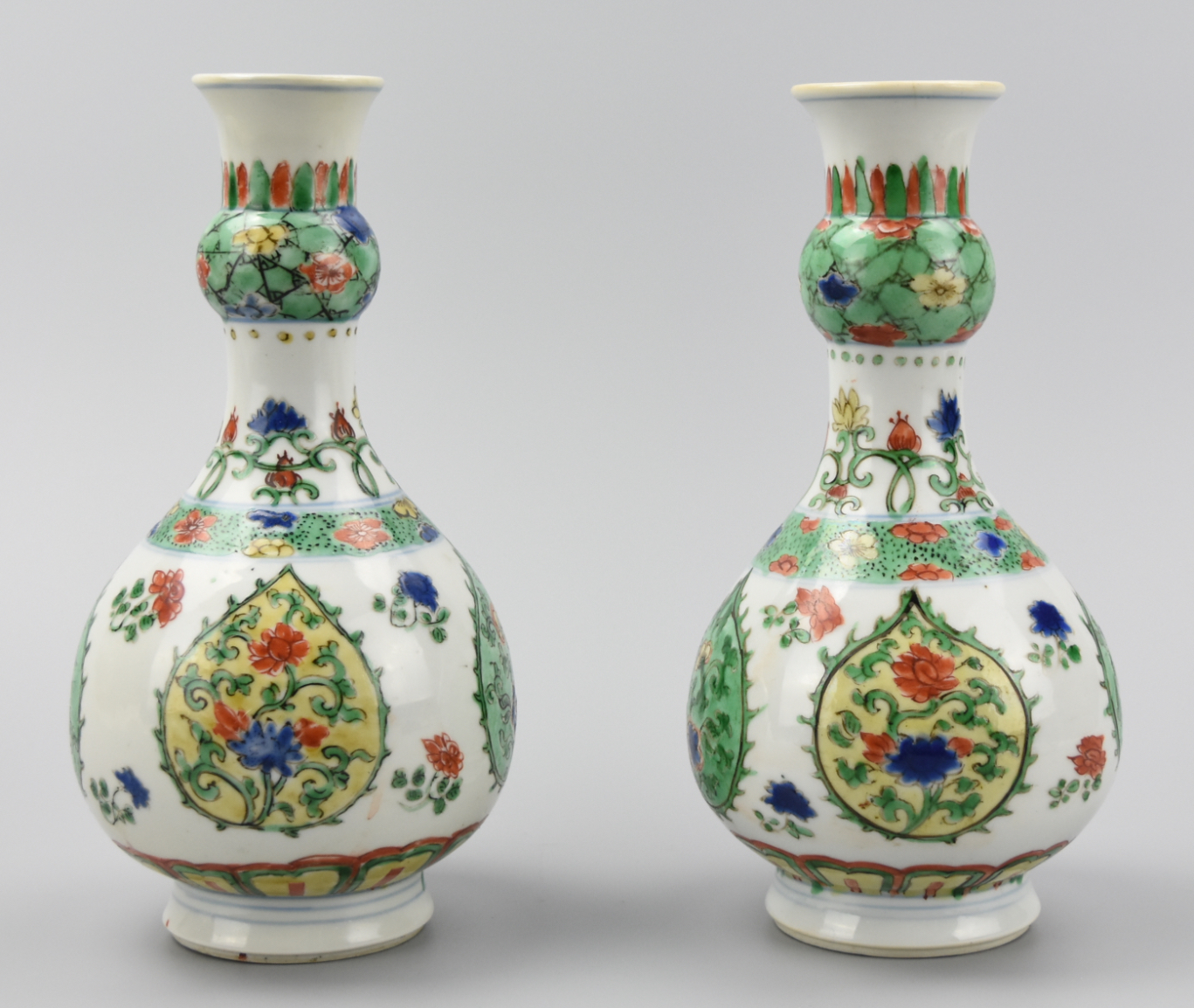 PAIR OF CHINESE WUCAI GARLIC HEAD