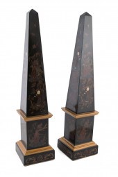 PAIR OF CHINOISERIE FIGURAL DE