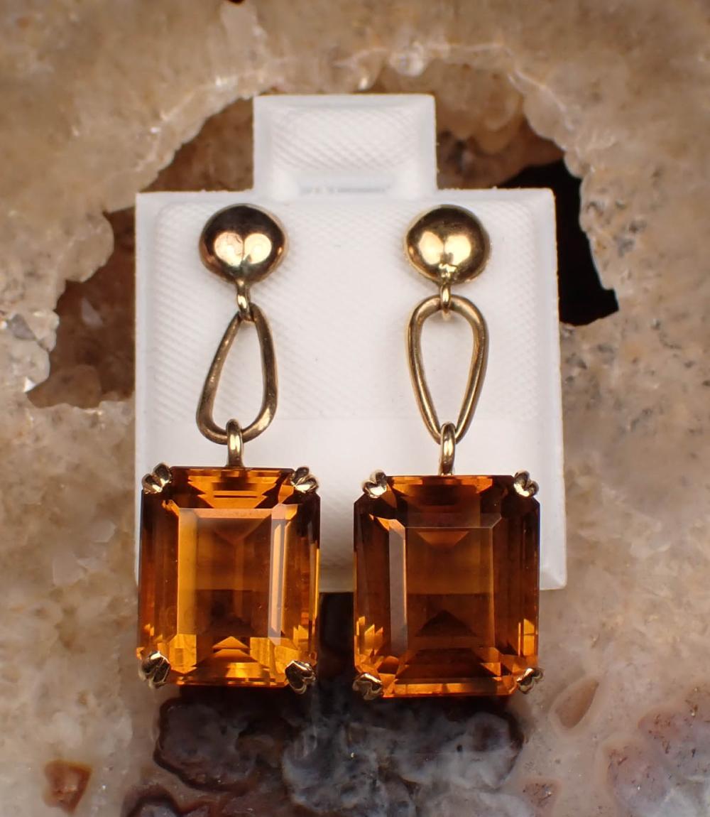 PAIR OF CITRINE QUARTZ SOLITAIRE