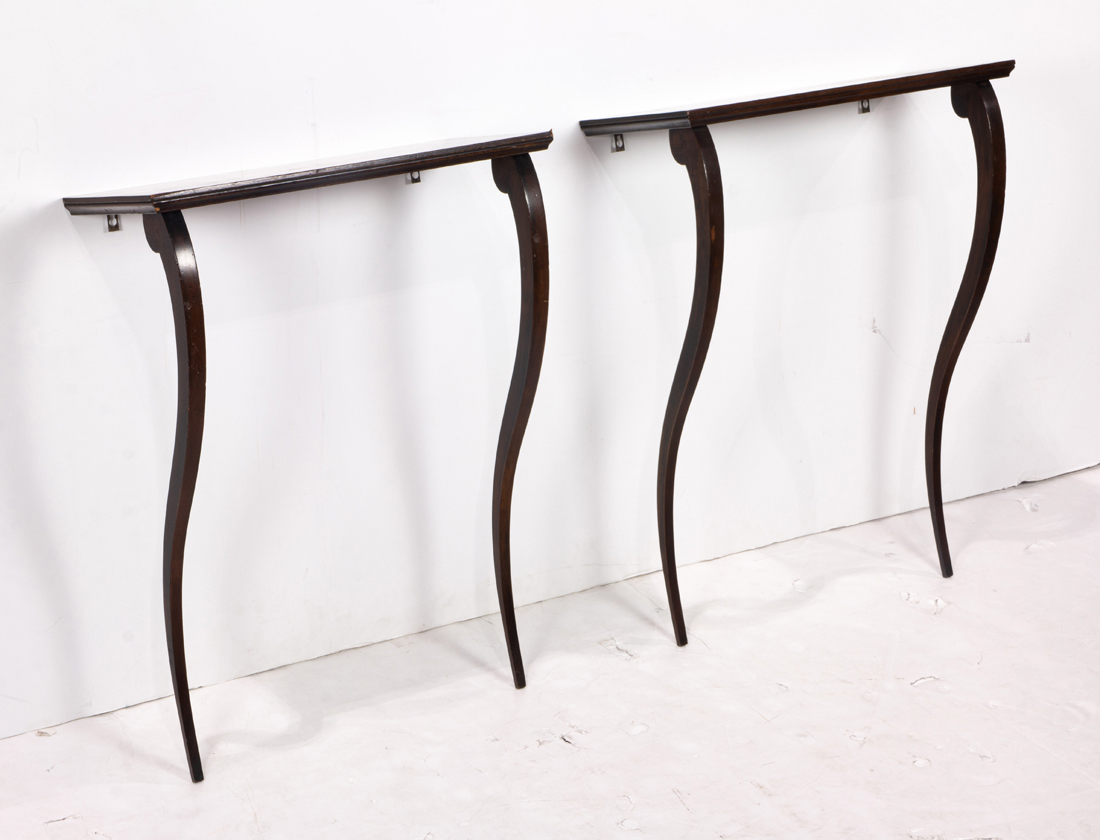 PAIR OF CLASSICAL STYLE MAHOGANY