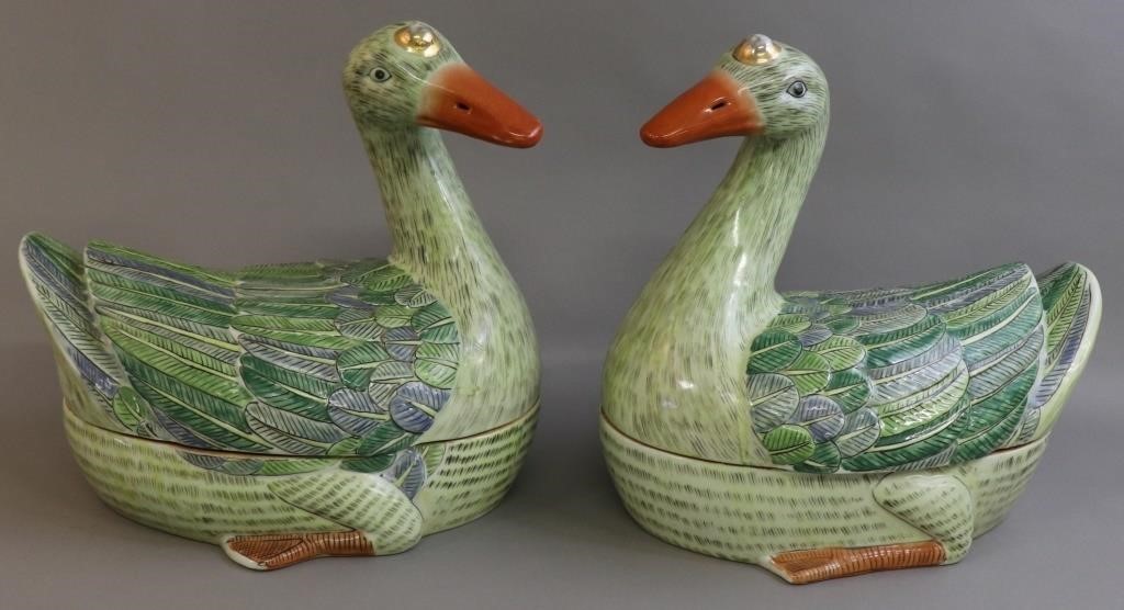 Pair of colorful Asian porcelain