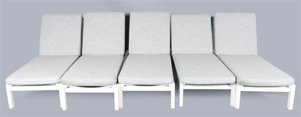 PAIR OF CONTEMPORARY FIVE WHITE