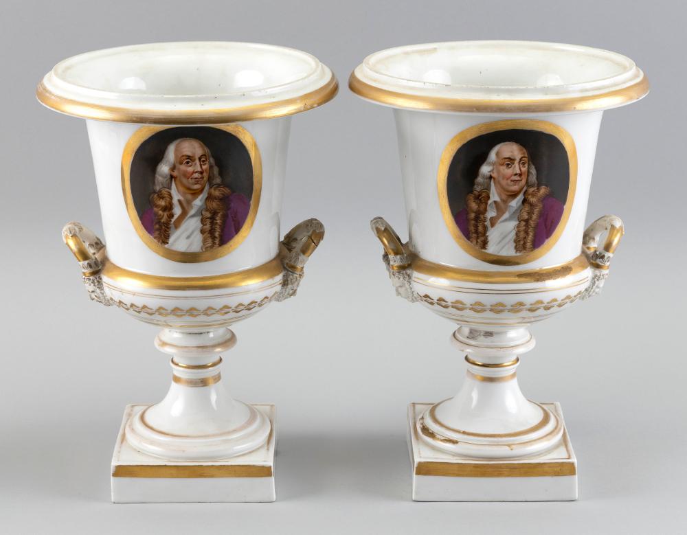 PAIR OF CONTINENTAL PORCELAIN