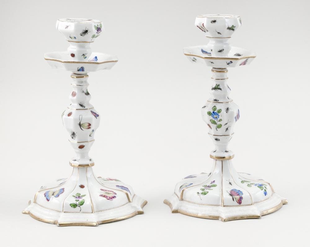 PAIR OF CONTINENTAL PORCELAIN