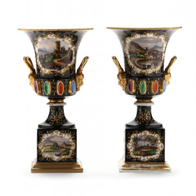 PAIR OF CONTINENTAL PORCELAIN