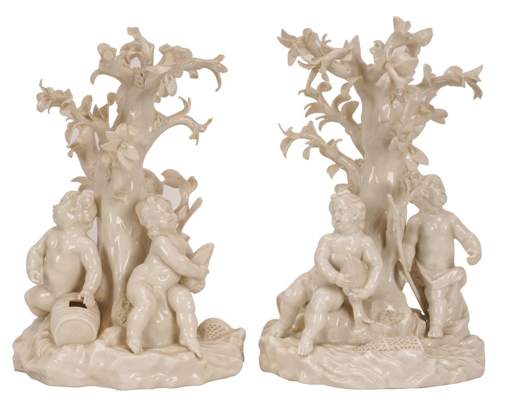 PAIR OF CONTINENTAL PORCELAIN