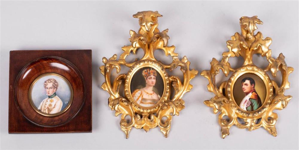 PAIR OF CONTINENTAL PORCELAIN