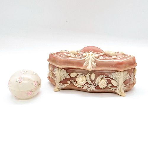 PAIR OF DECORATIVE FLORAL JEWELRY