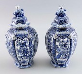 PAIR OF DELFT BLUE AND WHITE P