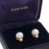 PAIR OF DIAMOND, SOUTH SEA CUL
