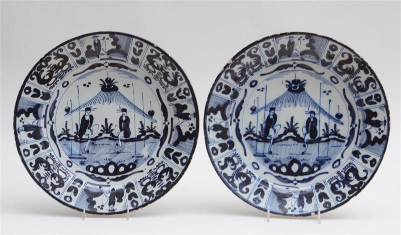 PAIR OF DUTCH DELFT BLUE AND